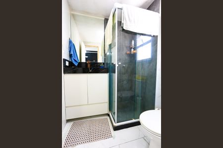 Apartamento à venda com 77m², 2 quartos e 2 vagas Apartamento à venda com 77m², 2 quartos e 2 vagasBanheiro da Suíte