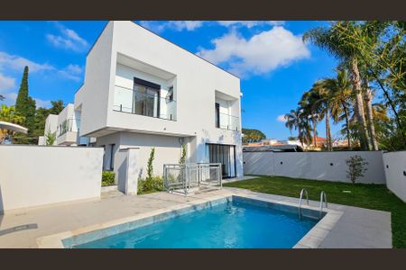 Casa para alugar com 350m², 4 quartos e 4 vagas Casa para alugar com 350m², 4 quartos e 4 vagasPiscina