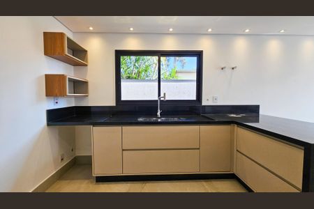 Casa para alugar com 350m², 4 quartos e 4 vagas Casa para alugar com 350m², 4 quartos e 4 vagasCozinha