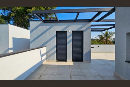 Casa para alugar com 350m², 4 quartos e 4 vagas Casa para alugar com 350m², 4 quartos e 4 vagasRooftop
