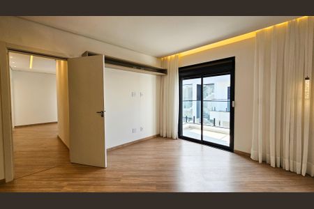 Casa para alugar com 350m², 4 quartos e 4 vagas Casa para alugar com 350m², 4 quartos e 4 vagasSuíte 4