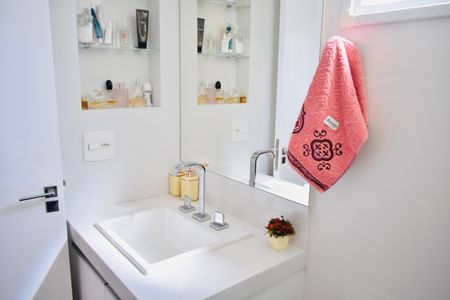 Apartamento à venda com 58m², 2 quartos e 1 vaga Apartamento à venda com 58m², 2 quartos e 1 vagaBanheiro da Suíte