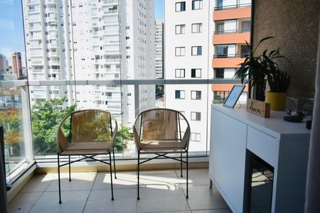 Sacada de apartamento à venda com 2 quartos, 58m² em Chácara Inglesa, São Paulo
