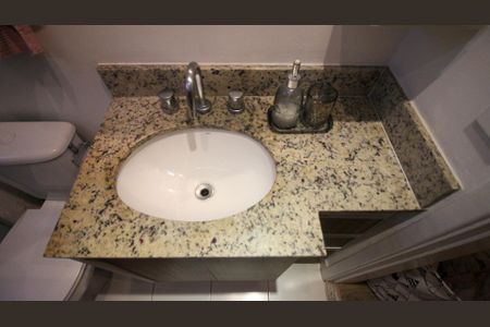 Apartamento à venda com 62m², 2 quartos e 1 vaga Apartamento à venda com 62m², 2 quartos e 1 vagaSuíte Banheiro