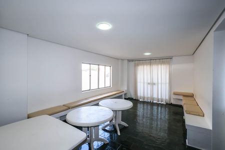 Apartamento para alugar com 75m², 3 quartos e 1 vagaÁrea comum - Salão de Festas