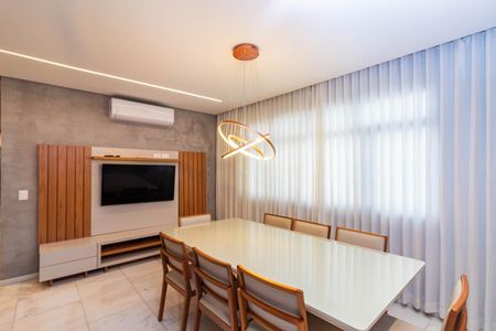 Apartamento à venda com 239m², 4 quartos e 4 vagasSala
