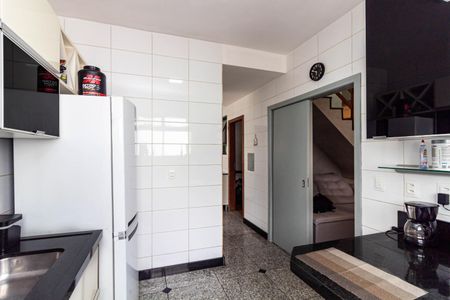 Apartamento à venda com 239m², 4 quartos e 4 vagasCozinha