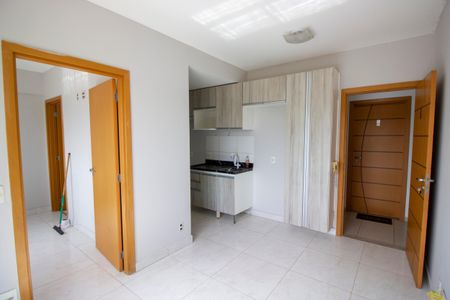 Sala de apartamento para alugar com 1 quarto, 42m² em Qn 614, Brasília