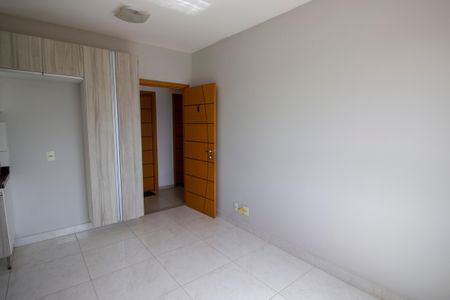 Sala de apartamento para alugar com 1 quarto, 42m² em Qn 614, Brasília