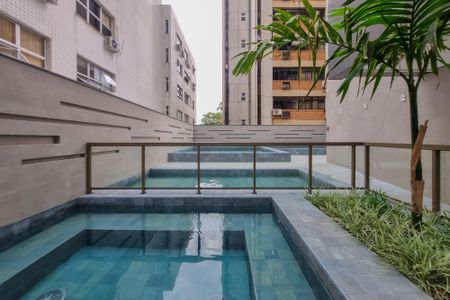 Apartamento à venda com 66m², 2 quartos e 2 vagas Apartamento à venda com 66m², 2 quartos e 2 vagasÁrea comum - Piscina