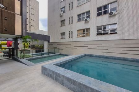 Apartamento à venda com 66m², 2 quartos e 2 vagas Apartamento à venda com 66m², 2 quartos e 2 vagasÁrea comum - Piscina