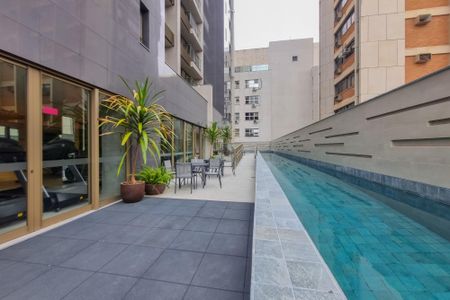 Apartamento à venda com 66m², 2 quartos e 2 vagas Apartamento à venda com 66m², 2 quartos e 2 vagasÁrea comum - Piscina