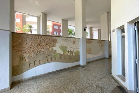 Apartamento à venda com 129m², 4 quartos e 2 vagas Apartamento à venda com 129m², 4 quartos e 2 vagasÁrea comum - Entrada