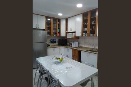 Casa à venda com 3 quartos, 215m² em Vila Vitória, Santo André