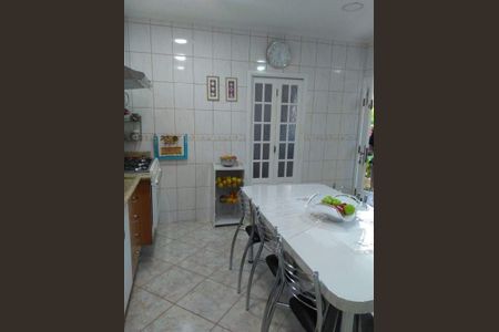 Casa à venda com 3 quartos, 215m² em Vila Vitória, Santo André