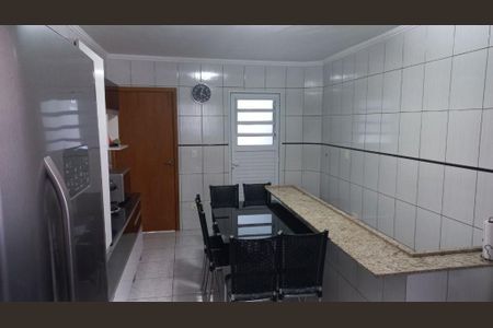 Casa à venda com 2 quartos, 138m² em Vila Linda, Santo André