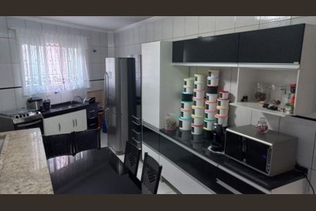 Casa à venda com 2 quartos, 138m² em Vila Linda, Santo André