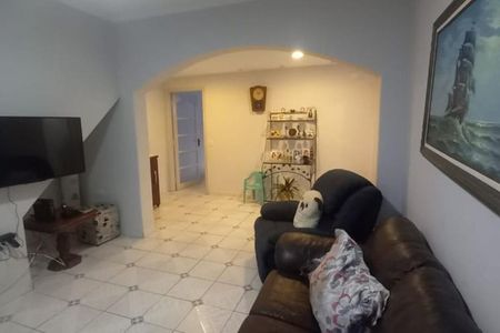 Casa à venda com 3 quartos, 201m² em Vila Scarpelli, Santo André