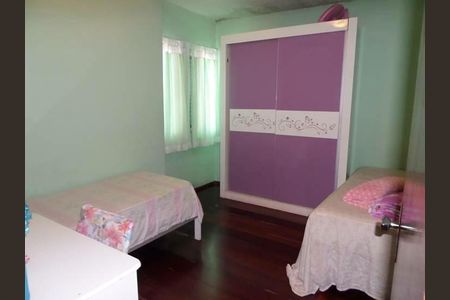 Casa à venda com 3 quartos, 163m² em Vila Vitória, Santo André