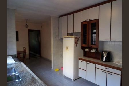 Casa à venda com 3 quartos, 163m² em Vila Vitória, Santo André