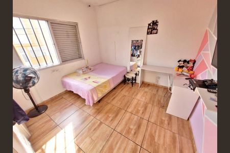 Casa à venda com 3 quartos, 211m² em Vila Linda, Santo André