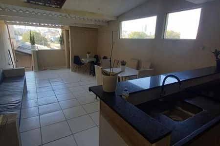 Casa à venda com 3 quartos, 194m² em Vila Vitória, Santo André