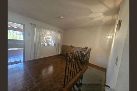 Casa à venda com 3 quartos, 176m² em Jardim do Estádio, Santo André