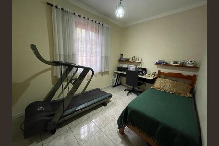 Casa à venda com 3 quartos, 244m² em Jardim do Estádio, Santo André