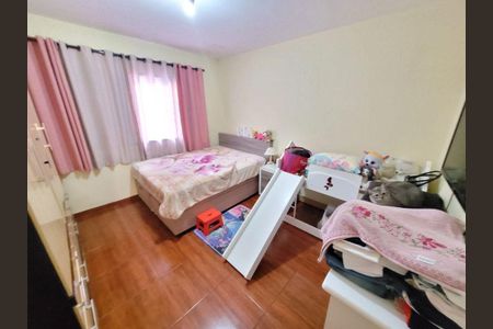 Casa à venda com 3 quartos, 153m² em Vila Helena, Santo André