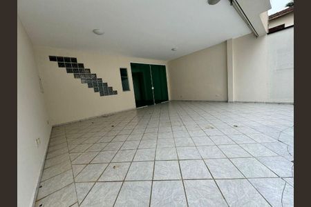 Casa à venda com 3 quartos, 228m² em Vila Gilda, Santo André
