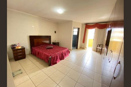 Casa à venda com 3 quartos, 289m² em Jardim do Estádio, Santo André