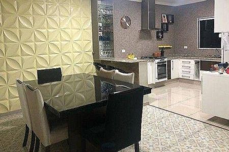 Casa à venda com 190m², 3 quartos e 2 vagas