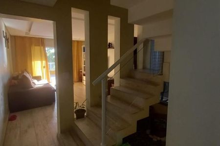 Casa à venda com 169m², 4 quartos e 2 vagas