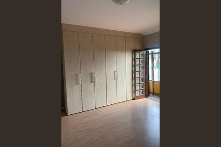 Casa à venda com 3 quartos, 183m² em Vila Vitória, Santo André