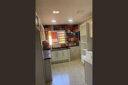 Casa à venda com 183m², 3 quartos e 4 vagas