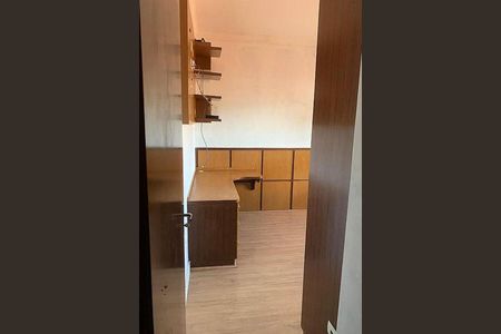 Casa à venda com 3 quartos, 183m² em Vila Vitória, Santo André