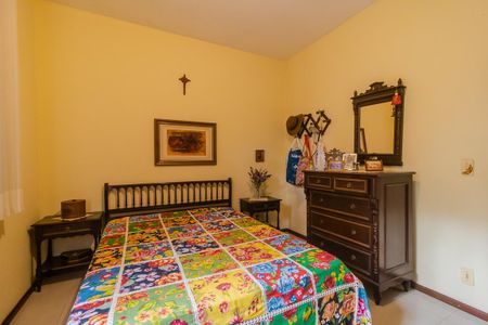 Casa à venda com 500m², 3 quartos e 4 vagas Casa à venda com 500m², 3 quartos e 4 vagasQuarto 1