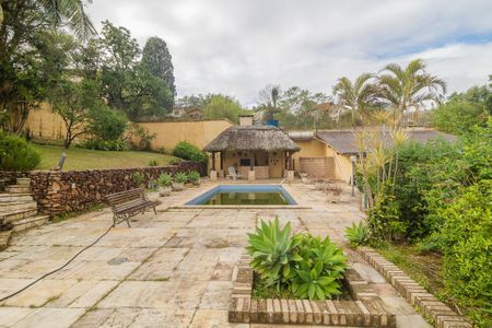 Casa à venda com 500m², 3 quartos e 4 vagas Casa à venda com 500m², 3 quartos e 4 vagasÁrea Externa