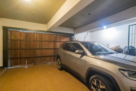 Casa à venda com 500m², 3 quartos e 4 vagas Casa à venda com 500m², 3 quartos e 4 vagasGaragem