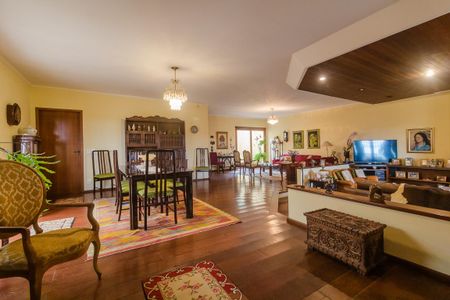 Sala 1 de casa à venda com 3 quartos, 500m² em Glória, Porto Alegre