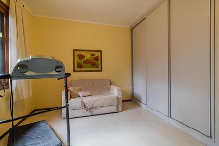 Casa à venda com 500m², 3 quartos e 4 vagas Casa à venda com 500m², 3 quartos e 4 vagasQuarto 2