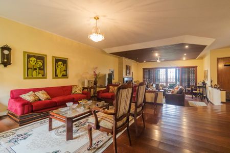 Casa à venda com 500m², 3 quartos e 4 vagas Casa à venda com 500m², 3 quartos e 4 vagasSala 1