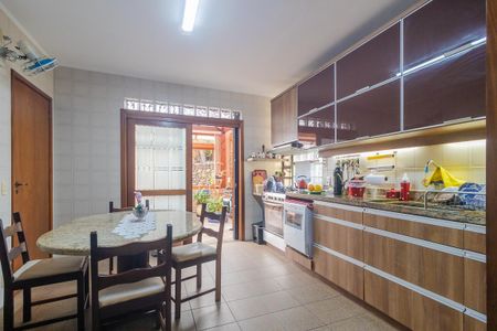 Casa à venda com 500m², 3 quartos e 4 vagas Casa à venda com 500m², 3 quartos e 4 vagasCozinha