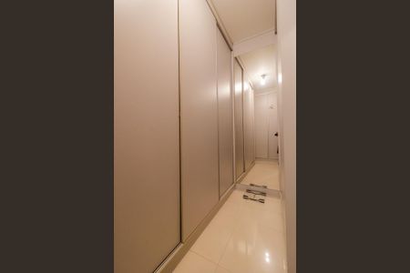 Casa à venda com 500m², 3 quartos e 4 vagas Casa à venda com 500m², 3 quartos e 4 vagasCloset da Suíte