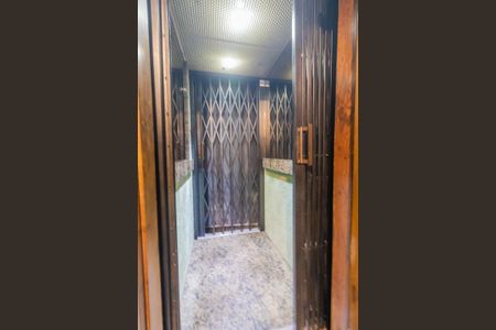 Casa à venda com 500m², 3 quartos e 4 vagas Casa à venda com 500m², 3 quartos e 4 vagasÁrea Externa