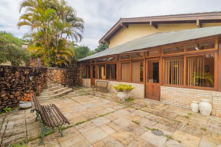 Casa à venda com 500m², 3 quartos e 4 vagas Casa à venda com 500m², 3 quartos e 4 vagasÁrea Externa