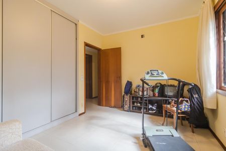 Casa à venda com 500m², 3 quartos e 4 vagas Casa à venda com 500m², 3 quartos e 4 vagasQuarto 2