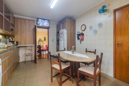 Casa à venda com 500m², 3 quartos e 4 vagas Casa à venda com 500m², 3 quartos e 4 vagasCozinha