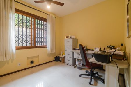 Casa à venda com 500m², 3 quartos e 4 vagas Casa à venda com 500m², 3 quartos e 4 vagasQuarto 2