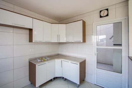 Casa à venda com 160m², 3 quartos e 4 vagas Casa à venda com 160m², 3 quartos e 4 vagasCozinha